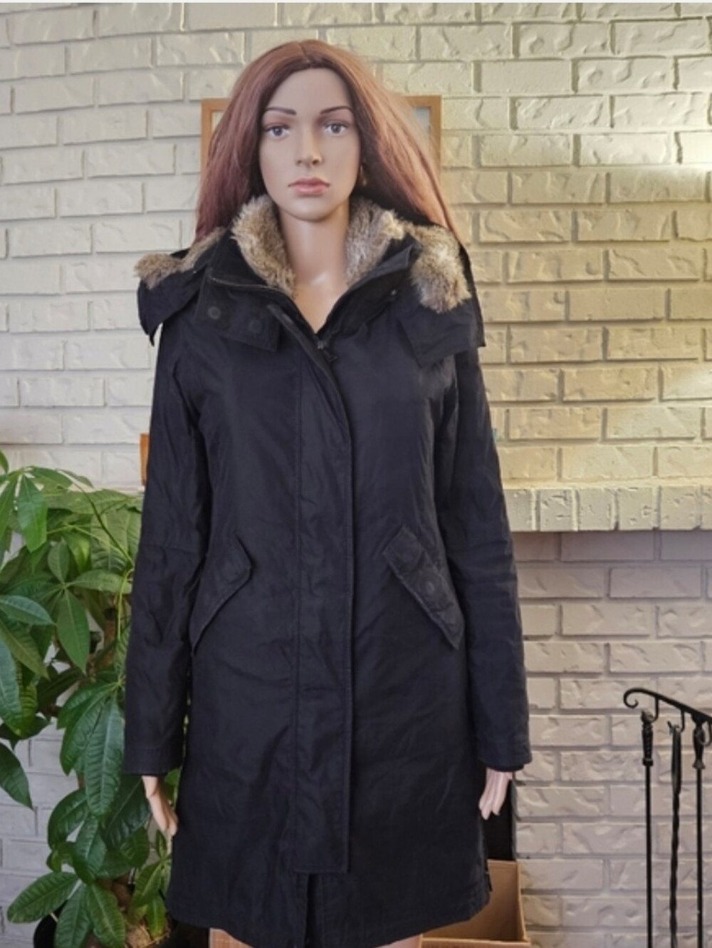 Aritzia Babaton Hooded Parka Long Coat Women's Black Faux Fur Warm